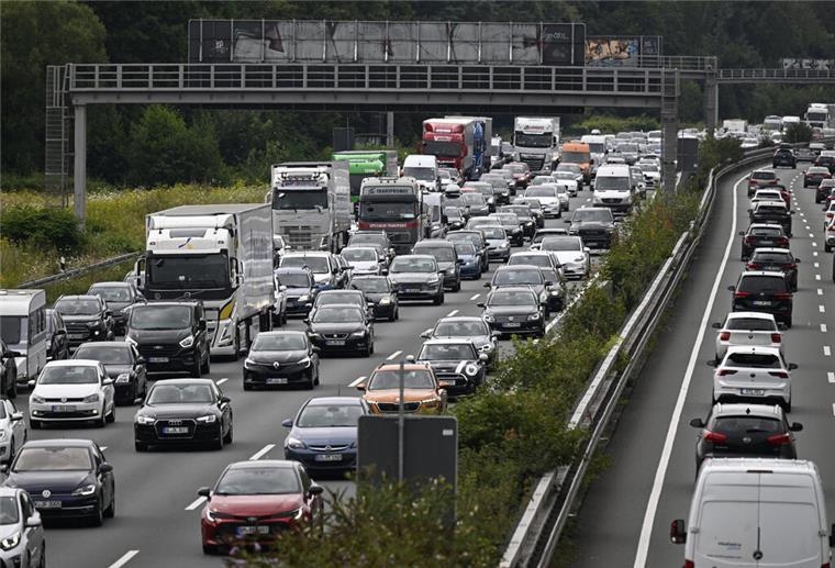 Im Norden ist auf den Autobahnen an diesem Wochenende viel los.