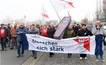 Im November demonstrierten Mitarbeiter und Betriebsräte im Fischreihafen in Bremerhaven.