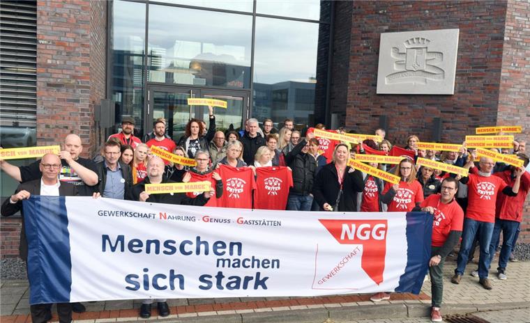 Im Oktober hatte die Gewerkschaft NGG bereits vor dem Verwaltungsgebäude der "Nordsee" im Fischereihafen in Bremerhaven demonstriert. Am Mittwoch wird sie es erneut tun. 