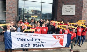 Im Oktober hatte die Gewerkschaft NGG bereits vor dem Verwaltungsgebäude der "Nordsee" im Fischereihafen in Bremerhaven demonstriert. Am Mittwoch wird sie es erneut tun. 