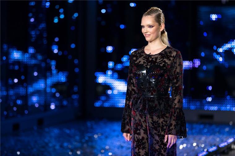 Im Outfit einer Top-Designerin lief Caroline Krüger aus Bremerhaven über den Laufsteg bei "Germany's next Topmodel".
