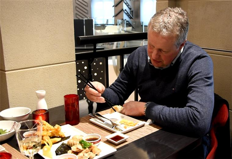 Im Restaurant Izumi gibt es traditionelle asiatische Gerichte.