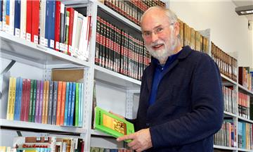 Im Rotenburger Heimatarchiv finden sich zahlreiche Materialien über die Geschichte dieser Region. Wolfgang Dörfler ist Vorsitzender des Vereins der Freunde des Archivs für Heimatforschung.