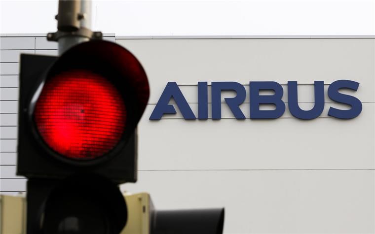 Betriebsrat: 300 Stellen bei Airbus in Bremen auf dem Prüfstand Im schlimmsten Fall könnten 300 Stellen am Airbus-Standort in Bremen von Streichungen und Verlegungen betroffen sein.