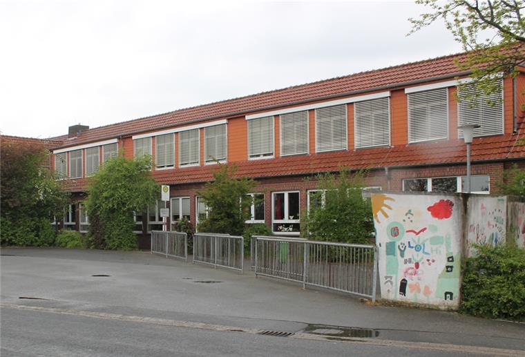 Schulausschuss in Butjadingen bekommt Nachhilfe Im Schulausschuss der Gemeinde Butjadingen berichteten Lehrervertreterin Daniele van de Velde und Schulleiterin Christine Thaden-Decken vom Alltag mit dem Coronavirus an der Grundschule.
