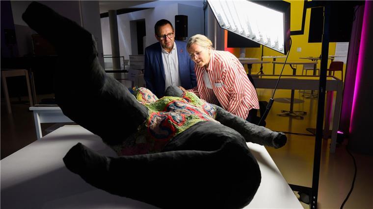 Im September startet die große Ausstellung „Niki.Kusama.Murakami. Love you for infinity“ im Sprengel Museum Hannover. 