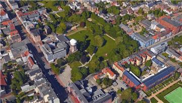 Im Stadtpark in Lehe haben sich am Montagnachmittag zwei Männer geprügelt.