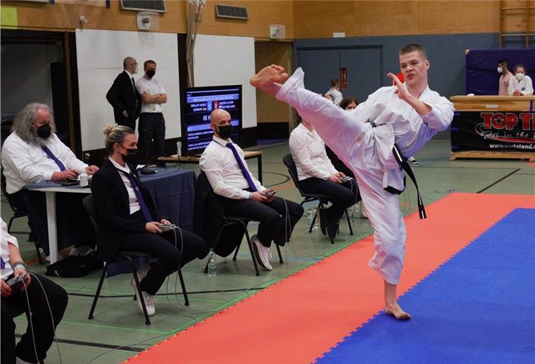Taekwondo-Kämpfer aus Nordenham siegt in zwei Disziplinen Im Tul behauptete sich Danilo Smailov vom Budo- und Fitness-Center Dojang gegen vier Kontrahenten.