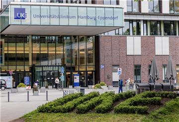  Der Haupteingang des UKE - Universitätsklinikum Hamburg-Eppendorf. 