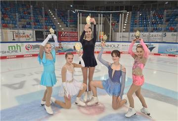 Teilnehmerinnen des SC Bremerhaven und des REV Bremerhaven beim Christmas Cup.