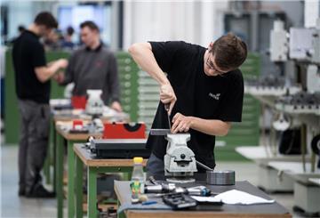 Im Vergleich zum Vorjahr ist die Zahl der Auszubildenden in den Industriebetrieben und Handelsunternehmen der Wesermarsch um 15,4 Prozent gestiegen.