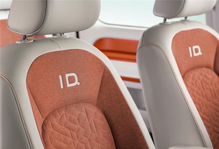 Hanf und Fischernetze: Wie die Autoproduktion nachhaltiger wird Im Volkswagen ID.Buzz kommen laut Hersteller Polyurethan-Rezyklate anstelle von Leder zum Einsatz