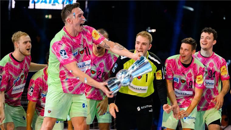 Handball-Supercup wird künftig in München gespielt Im Vorjahr gewannen die Füchse Berlin um Lasse Bredekjaer Andersson den Supercup.