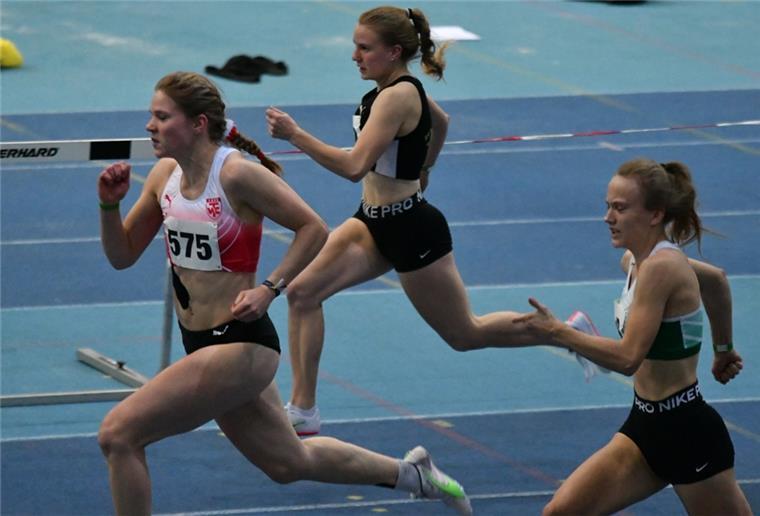 Nordenhamerin erreicht Zwischenlauf bei deutscher Meisterschaft Im Vorlauf schrammte die 17-jährige Jule Wachtendorf (Mitte) knapp an ihrer Bestzeit über 60 Meter vorbei.