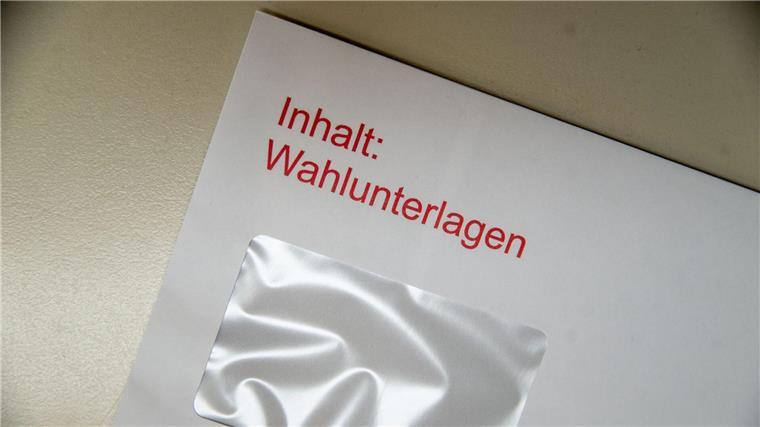 Im Wahlkreis Salzgitter-Wolfenbüttel bekommen Wählerinnen und Wähler korrigierte Stimmzettel. (Symbolbild) 