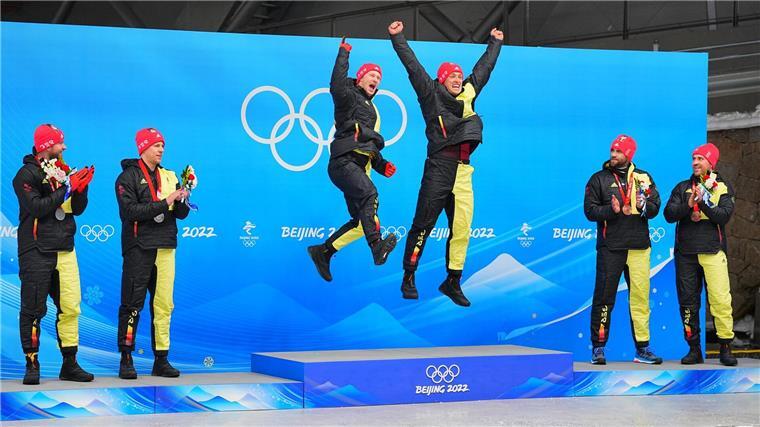 Im Zweierbob gewann Christoph Hafer (2.v.r.) Olympia-Bronze. (Archivbild)