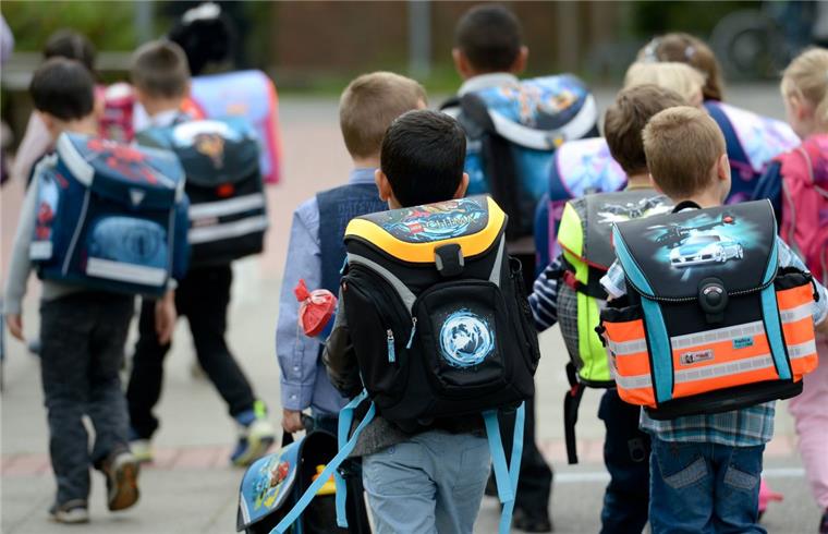 Immer mehr Schulanfänger in Niedersachsen haben Probleme mit der deutschen Sprache.