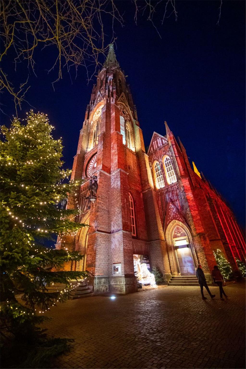 Imposanter Blick auf die Große Kirche. So schön wird der Weihnachtsmarkt 2019 in...