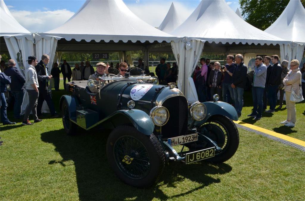 Impressionen aus Rastede: Die Vintage Race Days mit 60 Vorkriegsrennwagen.