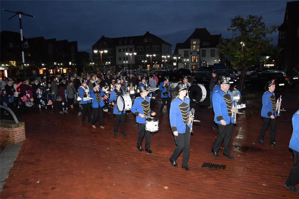 Impressionen vom Laternenlauf in Nordenham. - Foto: Nobel