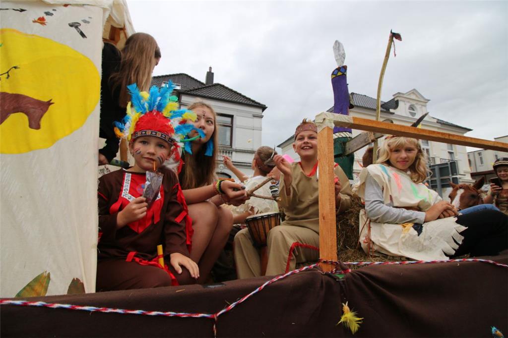 Impressionen vom Nordenhamer Stadtfestumzug 2017.