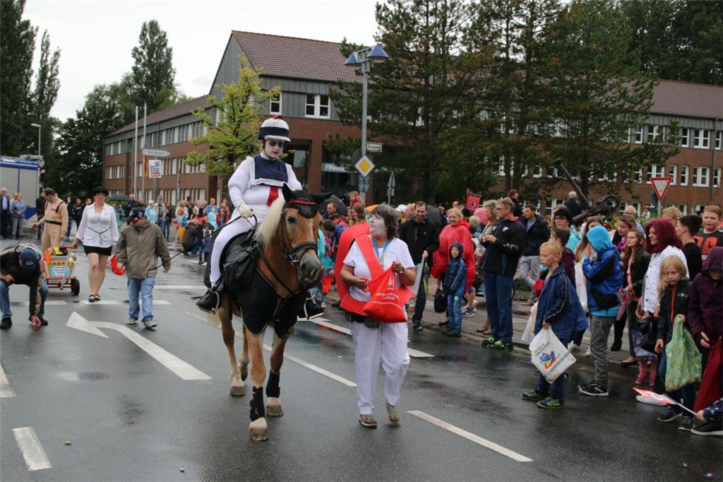 Impressionen vom Nordenhamer Stadtfestumzug 2017.