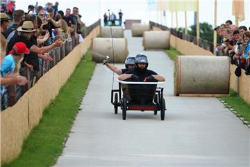 Impressionen vom Seifenkistenrennen Feldhausen 2017.