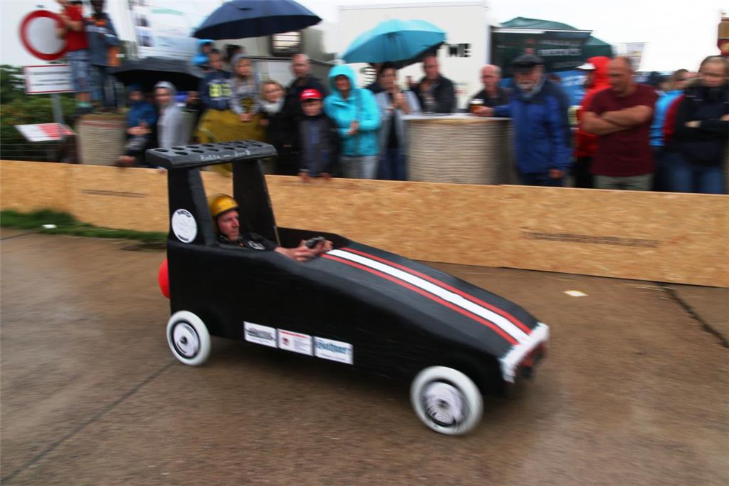 Impressionen vom Seifenkistenrennen Feldhausen 2017.