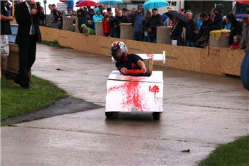 Impressionen vom Seifenkistenrennen Feldhausen 2017.