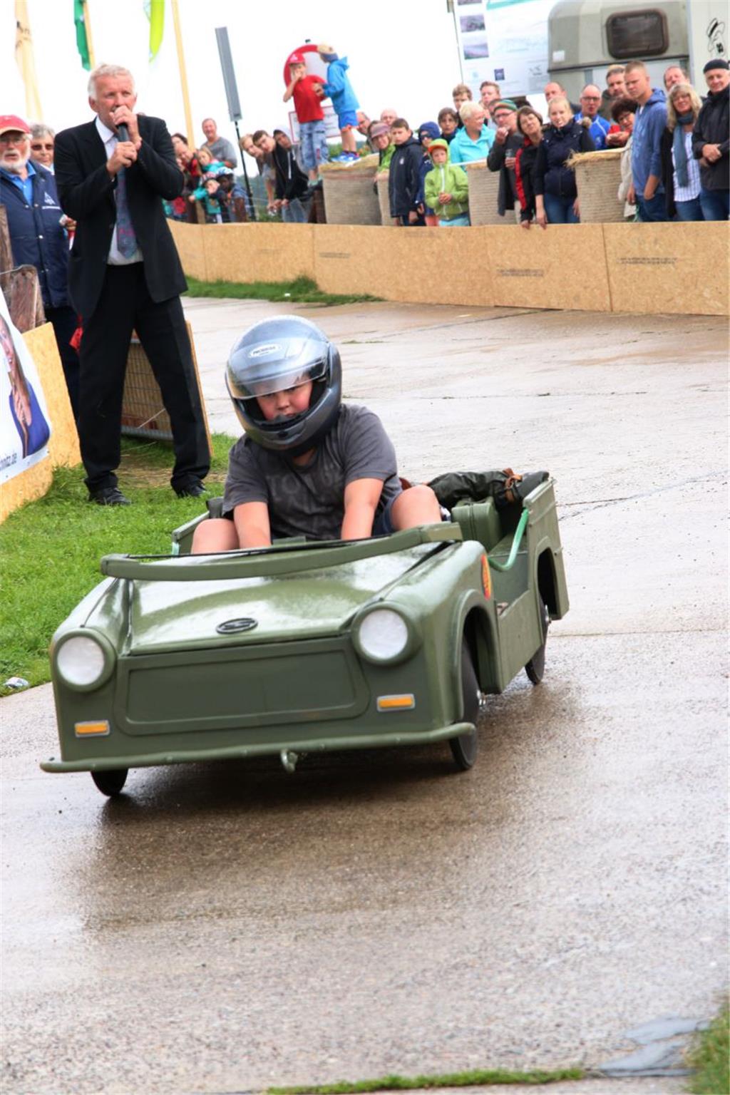 Impressionen vom Seifenkistenrennen Feldhausen 2017.