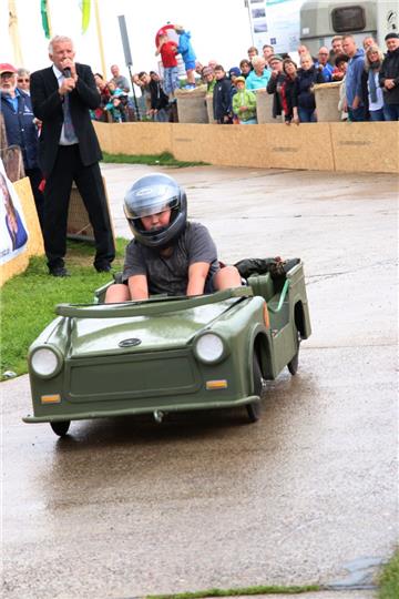 Impressionen vom Seifenkistenrennen Feldhausen 2017.