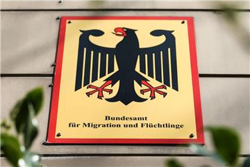 In 1200 Fällen soll eine ehemalige Mitarbeiterin des Bundesflüchtlingsamts in Bremen zu Unrecht Asyl gewährt haben.