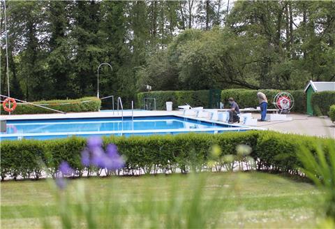 In allen drei Bädern in der Samtgemeinde Tarmstedt laufen die Vorbereitungen für die Freibadsaison. Ob in diesem Jahr allerdings überhaupt dort geplanscht werden darf, soll die Politik entscheiden.