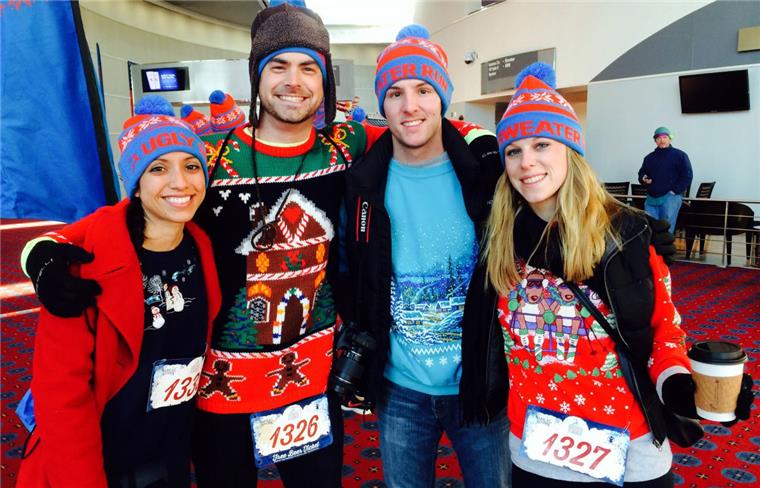 Kurioses zum Fest: Hässliche Weihnachtspullis erobern Deutschland In Amerika geht der Trend um die hässlichen Weihnachtspullis so weit, dass bereits "Ugly Christmas Sweater"-Läufe veranstaltet werden.
