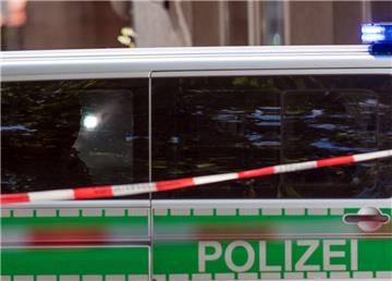 In bayerischen Würzburg hat ein Polizei-Azubi am Donnerstag offenbar seinen Mit-Azubi versehentlich erschossen. Die Ermittlungen laufen. 