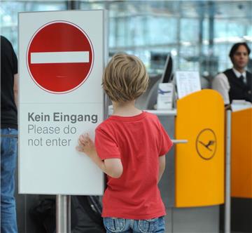 In Bayern hat die Polizei Eltern erwischt, die ihre Kinder unerlaubt von der Schule "befreit" haben. 