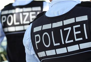 In Bremen hat die Polizei eine Hochzeitsfeier aufgelöst.
