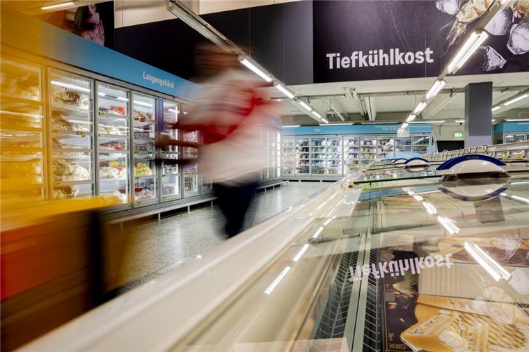 In Bremen hat ein Kaufhaus das Containern erlaubt.

