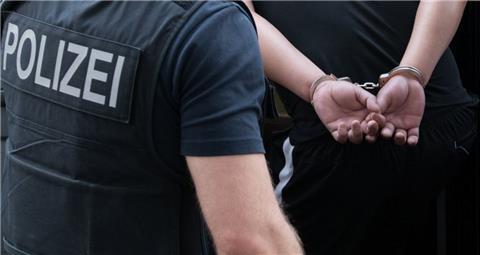 In Bremen und im niedersächsischen Umland ist die Polizei bei einer Razzia im Clan-Milieu tätig gewesen.


