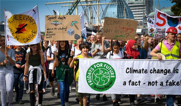 In Bremerhaven gehen am morgigen Freitag wieder Schüler für "Fridays for Future" auf die Straße. Die EU hat am heutigen Donnerstag den Klimanotstand ausgerufen.  