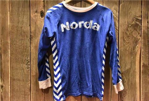 Hinweise gesucht: Wer kennt dieses legendäre Werder-Trikot?