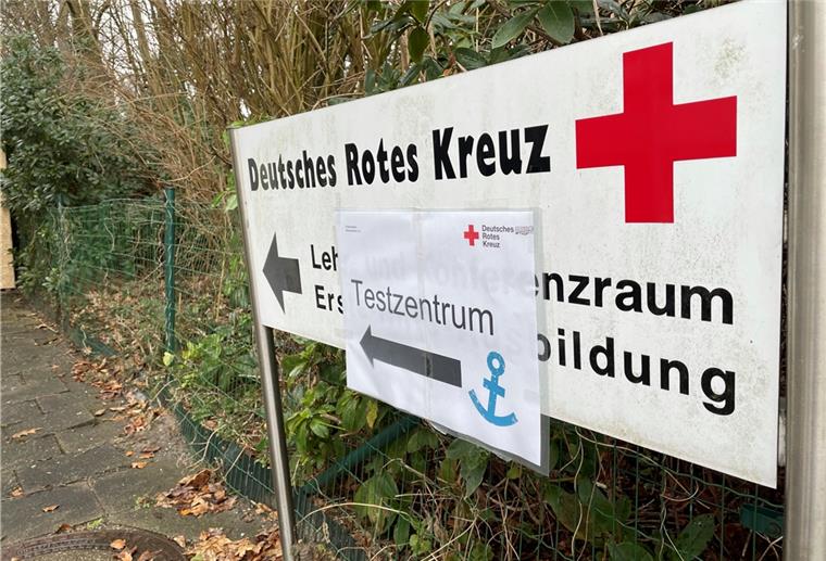 In Bremerhaven ist das mit der Hilfe des Kreisverbands des Deutschen Roten Kreuzes (DRK) aufgebaute ein Testzentrum für Corona-Schnelltests an den Start gegangen.