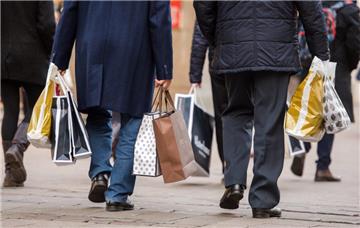 In Bremerhaven können die Kunden auch an diesem Sonntag mit gefüllten Taschen nach Hause gehen.