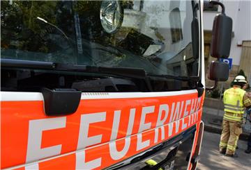 In Bremerhaven-Lehe stand eine Mülltonne in Flammen.