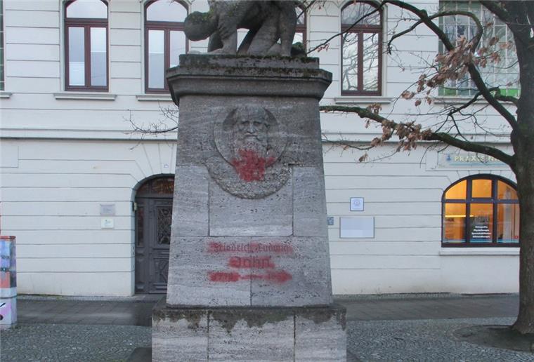 In Bremerhaven-Mitte hat es Farbschmierereien gegeben.