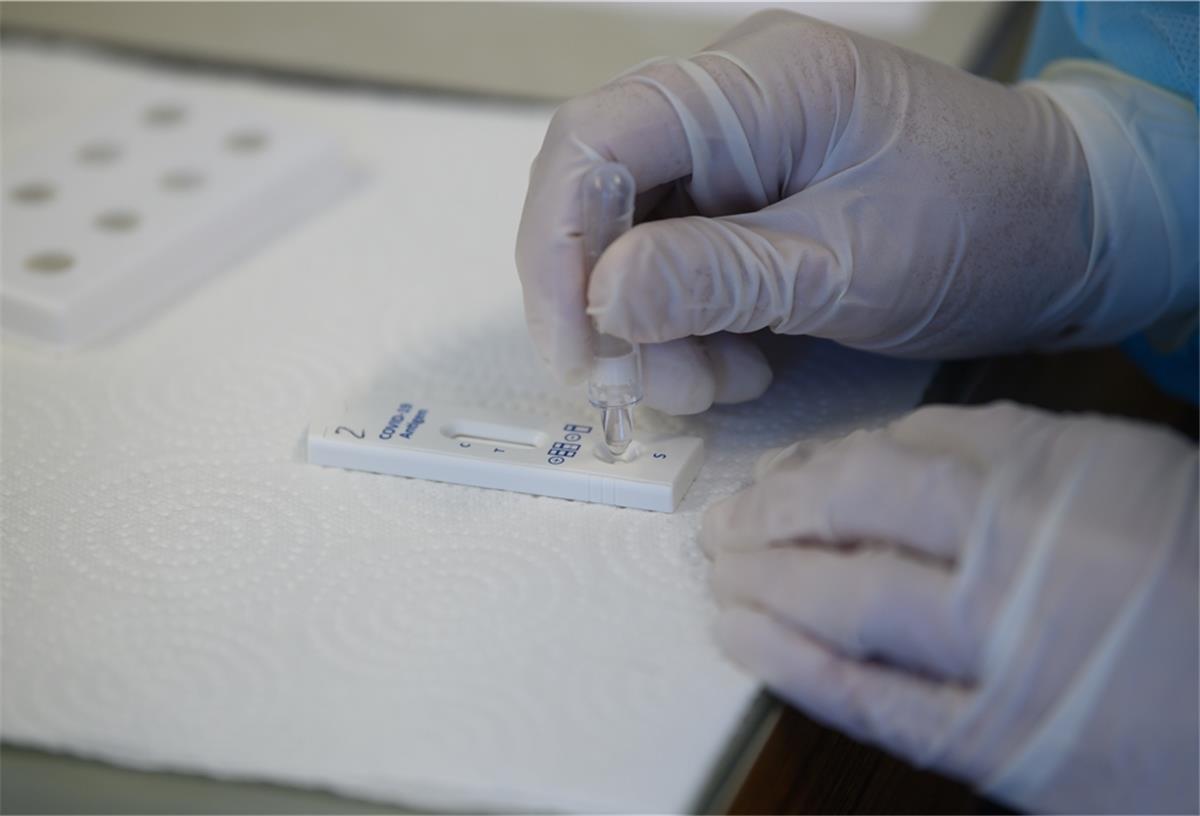 In Bremerhaven sind 380 Menschen aktiv mit dem Coronavirus infiziert.