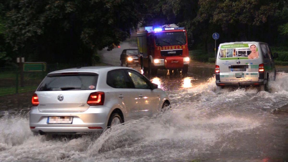 Delmenhorst: Mehr als 100 Feuerwehreinsätze wegen Unwetter In Delmenhorst und Umgebung standen viele Straßen unter Wasser.