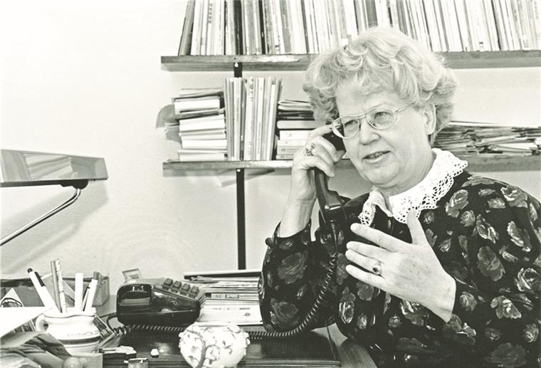 In den 1980er Jahren saß Charlotte Naerger regelmäßig am Kummertelefon.