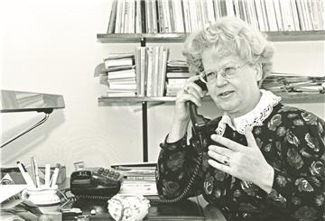 In den 1980er Jahren saß Charlotte Naerger regelmäßig am Kummertelefon.