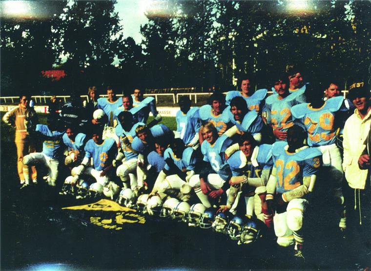 In den Anfangsjahren trugen die Bremerhaven Seahawks ihre Heimspiele auf dem Zollinlandplatz aus. Seit 1987 ist das Nordseestadion die Heimat der OSC-Footballer.